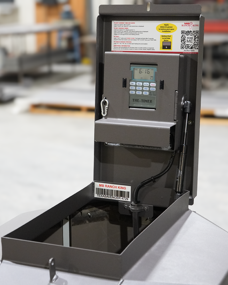 Load image into Gallery viewer, MB Ranch King Texas Avenger Automated Fish Feeder
