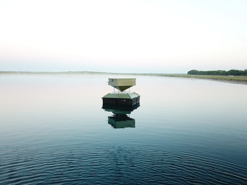 Load image into Gallery viewer, Lamco Floating Fish Feeder

