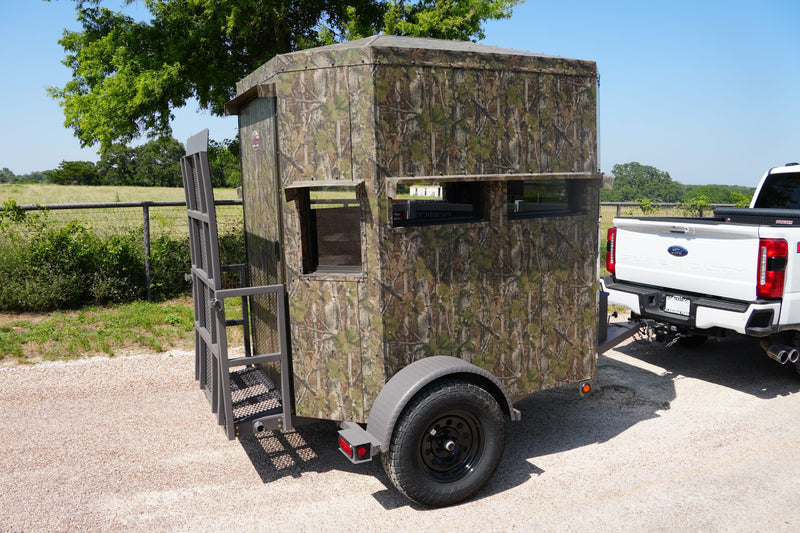 Load image into Gallery viewer, 6x8 Ranch King Trailer Blind with Handicap Ramp Option
